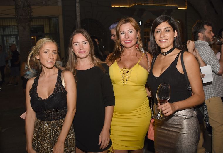 La megadegustación es un éxito rotundo. ¡No te pierdas las fotos al final de la nota! Foto: Gentileza Branda eventos