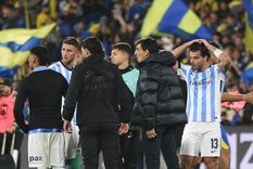 Gustavo Costas se fue sin hablar del Gigante de Arroyito tras la eliminación de Racing. Gustavo Costas se fue sin hablar del Gigante de Arroyito tras la eliminación de Racing.
