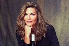 Montserrat Oliver nació el 13 de abril de 1966 en Monterrey, México.