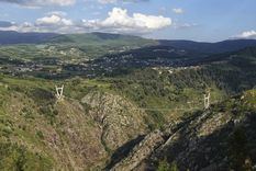 ¿te animas a cruzarlo? el espectacular puente colgante mas largo del mundo ¿te animas a cruzarlo? el espectacular puente colgante mas largo del mundo