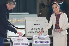 La mandataria de México, Claudia Sheinbaum, emitió su voto por la mañana. En horas previas a esta elección histórica para el país, la presidenta realizó un llamado a los mexicanos para que asistan a la jornada electoral.&nbsp;
