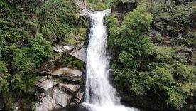 Un hombre de 35 años perdió la vida este martes en La Cumbrecita, en la provincia de Córdoba, luego de ahogarse en una cascada ubicada en un sector turístico de difícil acceso. Un hombre de 35 años perdió la vida este martes en La Cumbrecita, en la provincia de Córdoba, luego de ahogarse en una cascada ubicada en un sector turístico de difícil acceso.