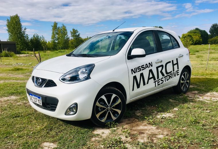 Nissan March.