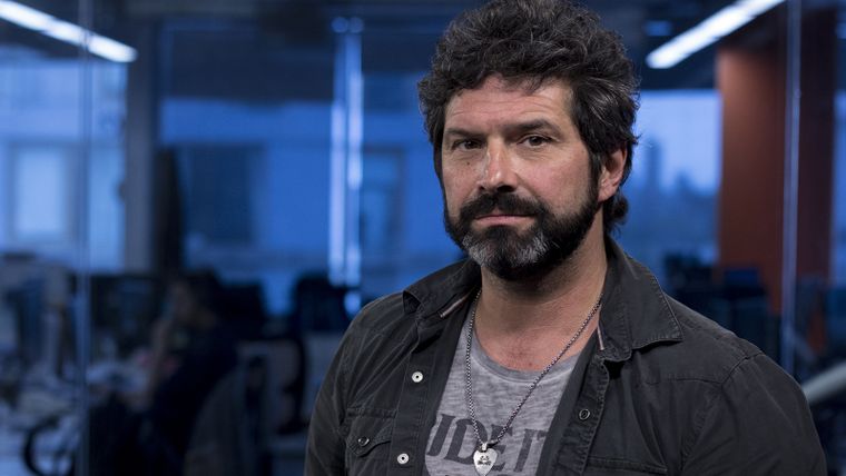 El artista se lució en el escenario de la Feria del Libro 2025 en San Carlos.