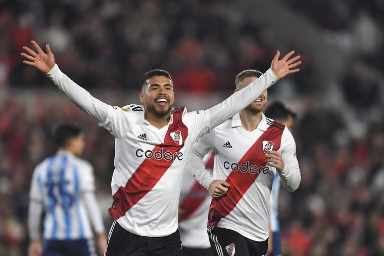 Paulo Díaz y Beltrán, los goleadores de la noche. Foto: Télam