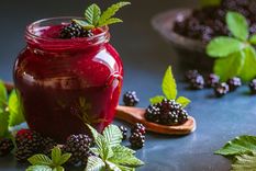 Receta de mermelada de mora casera, lista en minutos.