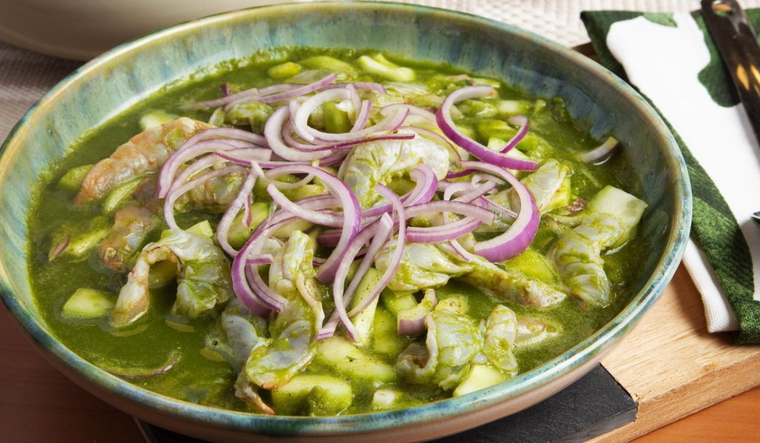 El aguachile nació en la sierra, donde solo llevaba chile chiltepín y agua; el camarón se añadió mucho después. El aguachile nació en la sierra, donde solo llevaba chile chiltepín y agua; el camarón se añadió mucho después.