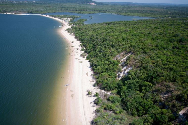 Alter do Chão tiene tranquilas playas de agua dulce Foto: Shutterstock