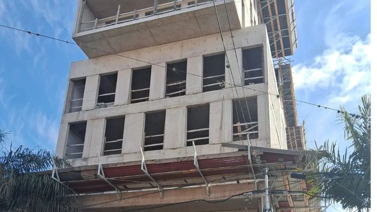 De los cinco obreros uno sobrevivió. Aún se encuentra en grave estado en el hospital Eva Perón de Granadero Baigorria.