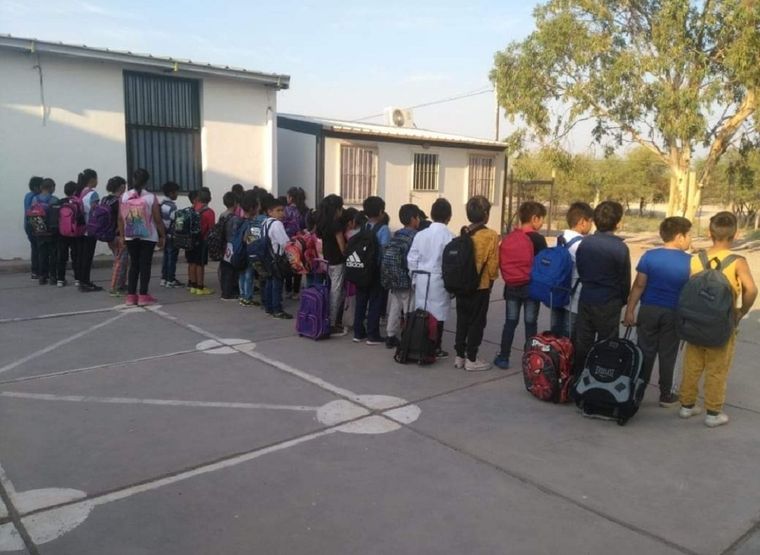 La idea de un grupo de docentes mendocinas ayudó a que miles de niños pudiesen continuar asistiendo a clases.