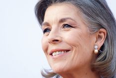 Pese a su encanto natural no hubo suerte para Carolina de Mónaco en el amor. Foto: HolaQ - https://www.hola.com/images/0271-1430e8332a70-38694e6e4598-1000/horizontal-1200/hola-4042-carolina-abuela.jpg