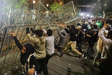 Protestas de la Generación Z en Perú: qué reclaman los jóvenes y otros grupos que se enfrentaron con la policía en el centro de Lima