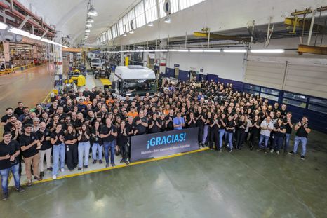 Mercedes-Benz Camiones y Buses celebra su cuarto aniversario