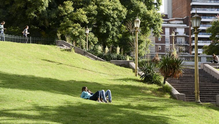Este sábado se presenta en la Ciudad de Buenos Aires y el conurbano bonaerense con cielo mayormente nublado Foto: Prensa GCBA