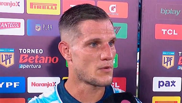 Zuculini tomó la palabras tras la dura caída de Racing en el Cilindro. Foto: Captura TNT Sports