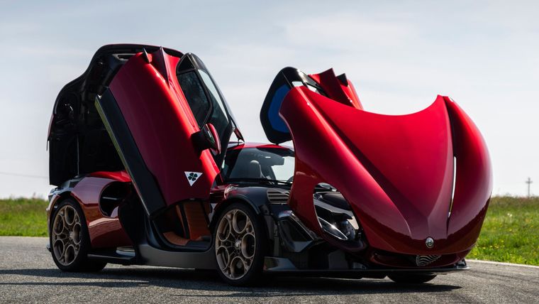 Alfa Romeo 33 Stradale: el superdeportivo de 750 CV limitado a 33 unidades