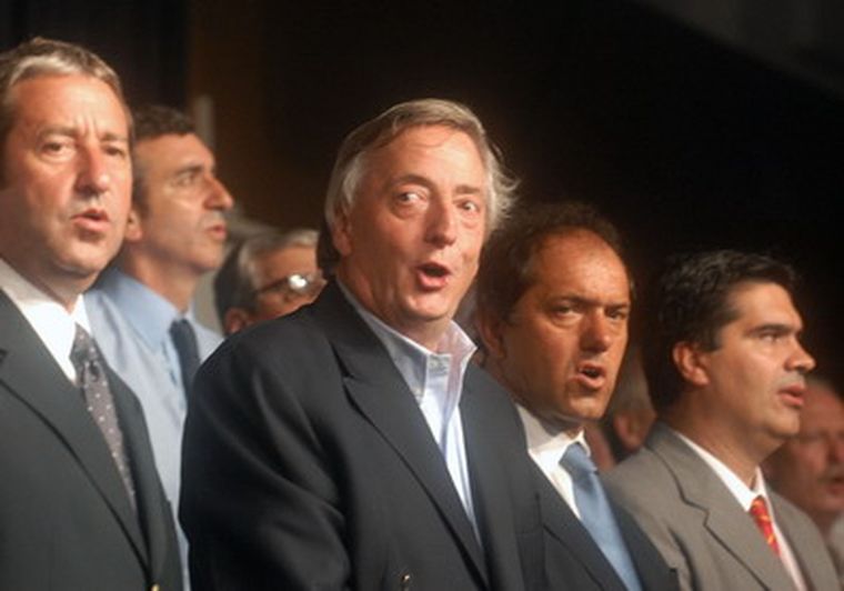 El vicepresidente Cobos, anoche junto a Néstor Kirchner. Foto: NA