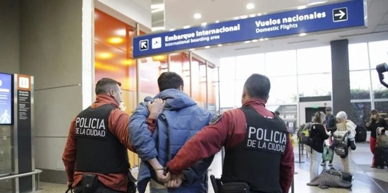 Un delincuente chileno fue deportado tras cometer un ilícito en la Ciudad de Buenos Aires Foto: Ministerio de Seguridad GCBA