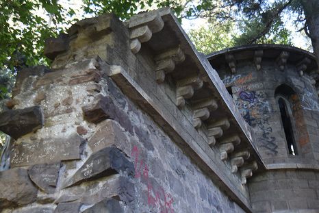 El torreón que está oculto en el Parque llama la atención de turistas y mendocinos. El torreón que está oculto en el Parque llama la atención de turistas y mendocinos.
