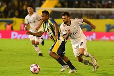 En medio de su desastre institucional, Independiente cae ante Rosario Central Foto: Télam