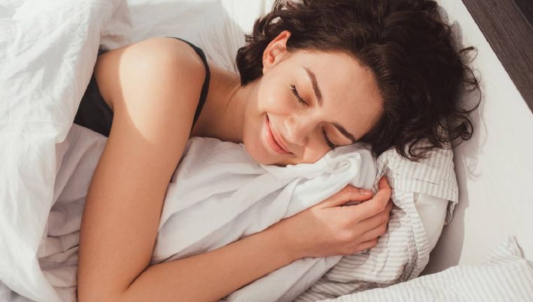 ¿Cómo ayudar a calmar el cerebro antes de dormir? (Shutterstock)