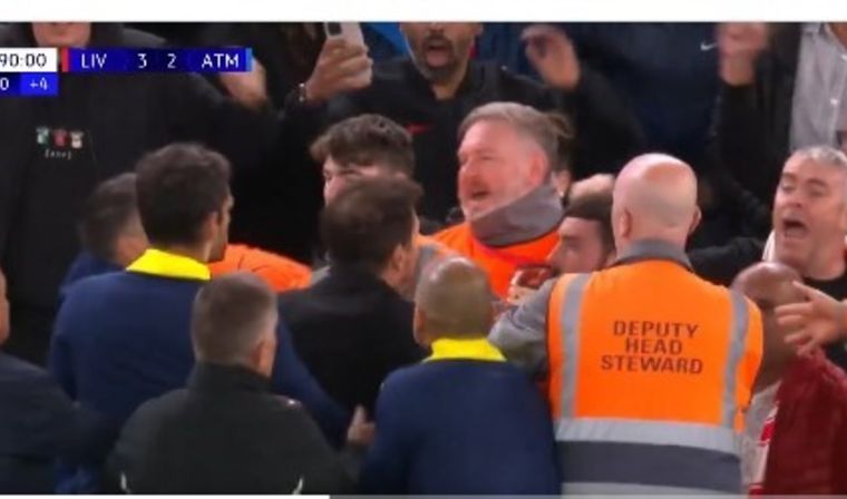 Diego Simeone, caliente en Anfield: expulsión, polémica y un final que dejó bronca. Foto: captura de TV.