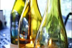 Las botellas de vidrio lucen espectaculares en el jardín. Foto: Archivo