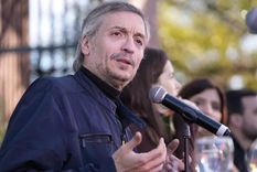 El presidente del PJ bonaerense Máximo Kirchner lanzó críticas directas al gobernador Axel Kicillof por su decisión de desdoblar las elecciones en la provincia. El presidente del PJ bonaerense Máximo Kirchner lanzó críticas directas al gobernador Axel Kicillof por su decisión de desdoblar las elecciones en la provincia.