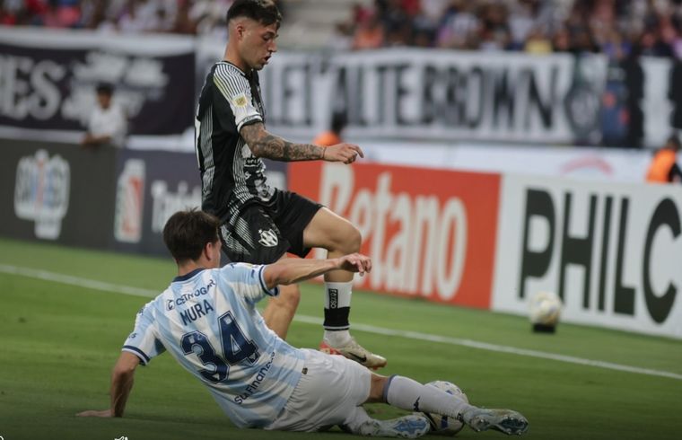 Racing y Central Córdoba no pueden quebrar el cero en un duelo muy parejo.&nbsp;