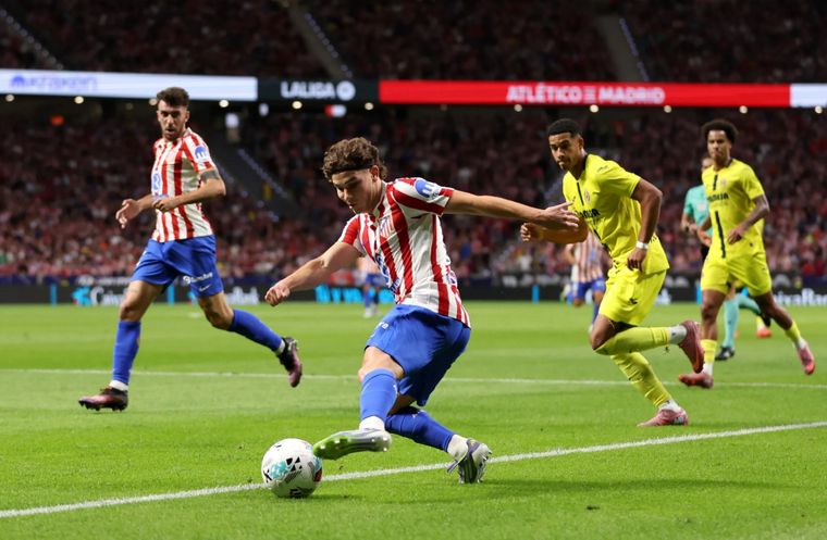 Julián Alvarez sintió “molestias” y fue reemplazado en el partido frente a Villarreal.
