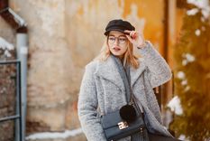 Esta es la tendencia de invierno para verstir, seguí este look para brillar Foto: Freepik