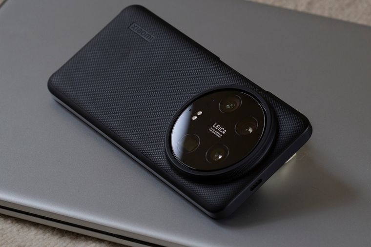 El Xiaomi 17 Ultra destaca entre los teléfonos premium por sus sensores de gran tamaño. El Xiaomi 17 Ultra destaca entre los teléfonos premium por sus sensores de gran tamaño.