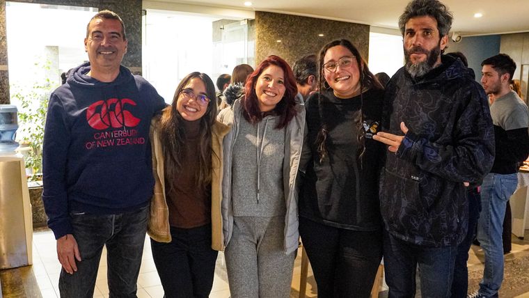Walter Moreno, Mili Lostes, Maru Mena, Juli Caballero y Marcos García. Walter Moreno, Mili Lostes, Maru Mena, Juli Caballero y Marcos García.