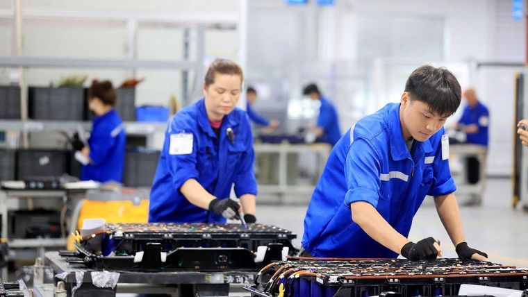 China produce más de tres cuartas partes de todas las baterías de iones de litio del mundo.
