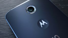 Motorola busca una salida legal para mantener sus teléfonos de 100 dólares en el mercado. Motorola busca una salida legal para mantener sus teléfonos de 100 dólares en el mercado.