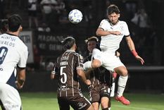 El Rojo y el Calamar protagonizaron un duelo muy disputado en Vicente López. Foto: Fotobaires