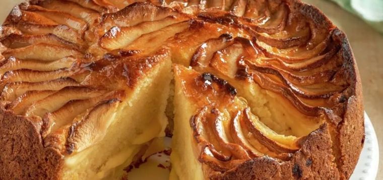 Bizcocho de manzanas sin azúcar ni harina Bizcocho de manzanas sin azúcar ni harina, un plato saludable. Foto: mui.today