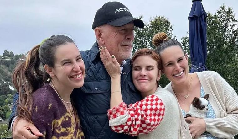Bruce Willis recibe todo el amor y la contención de su familia en este delicado momento.