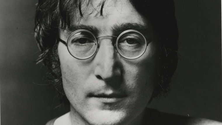 John Lennon también fue muy reconocido por ser pacifista. John Lennon también fue muy reconocido por ser pacifista.