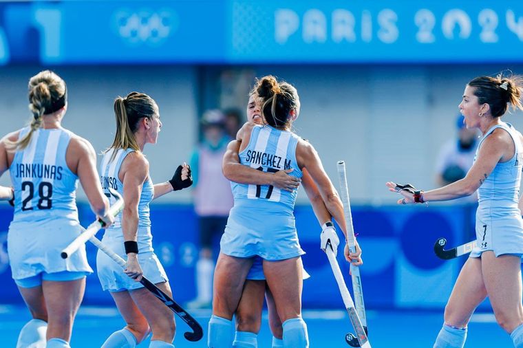 Las Leonas celebraron con el hit Muchachas Foto: PrensaCOI