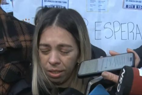 En medio de una nueva marcha por Agostina Vega, su madre lanzó fuertes sospechas sobre una mujer vinculada al único imputado, Claudio Barrelier. En medio de una nueva marcha por Agostina Vega, su madre lanzó fuertes sospechas sobre una mujer vinculada al único imputado, Claudio Barrelier.