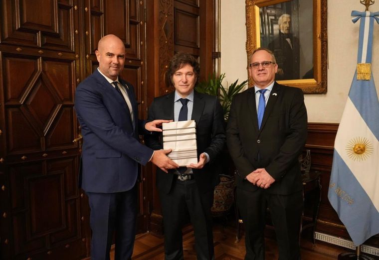 El Presidente Javier Milei recibió al Presidente del Parlamento del Estado de Israel, Amir Ohana Foto: Oficina del Presidente