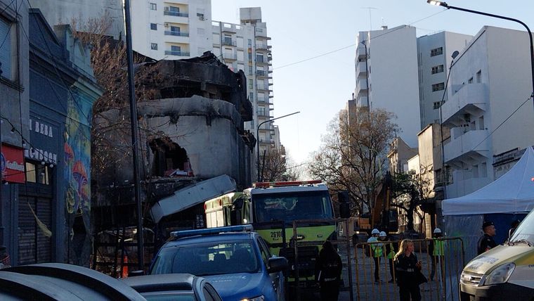 Comenzó la demolición del depósito clandestino de electrodomésticos.&nbsp;