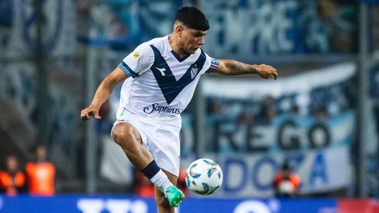 Claudio Aquino seguirá en Vélez. Foto: Instagram @claudioaquino22