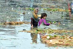 En Pakistán, las lluvias monzónicas acarrean tragedias. Foto EFE