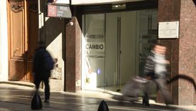 El dólar alcanza un nuevo máximo en más de un mes.&nbsp;