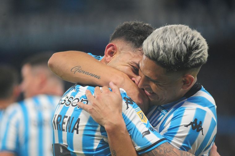 Martirena y Salas celebran en el Cilindro. Foto: FotoBaires