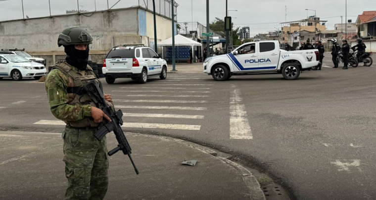 El enfrentamiento entre las bandas comenzó después de que una persona fingiera una emergencia.