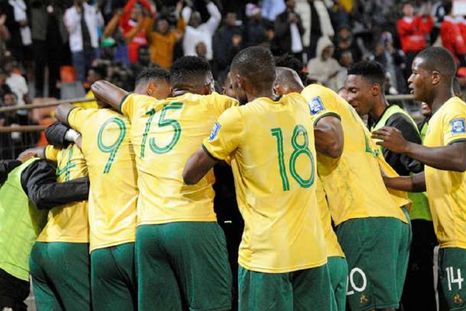 Los “Bafana Bafana” vencieron 3-0 a Ruanda y aprovecharon la caída de Benín ante Nigeria para sellar su clasificación. Los “Bafana Bafana” vencieron 3-0 a Ruanda y aprovecharon la caída de Benín ante Nigeria para sellar su clasificación.