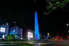 El Obelisco encabezará la lista de míticos monumentos y edificios históricos de la Ciudad de Buenos Aires que se iluminarán en alusión al comienzo de la Semana Azul 2025. Foto: Semana Azul